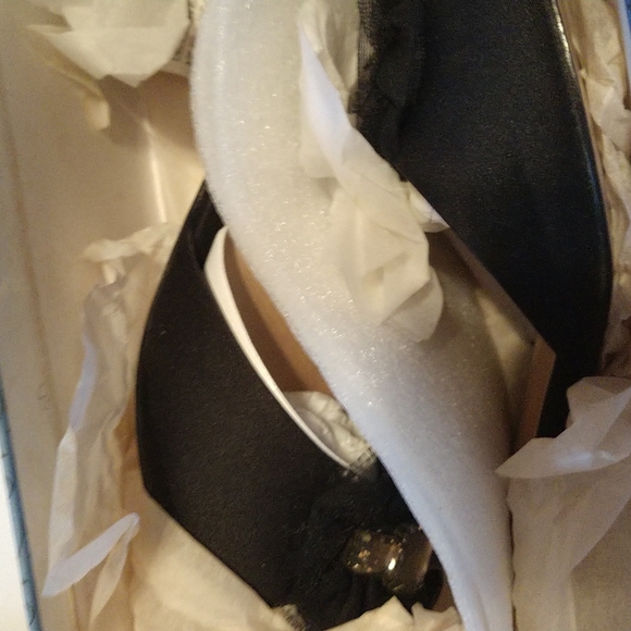 GG BLACK Nearly New Vera Wang Crystal & Tulle Embellished Kitten Heel Pee… - Picture 6 of 7